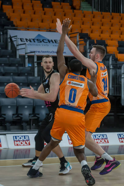 广泛讨论 广泛讨论