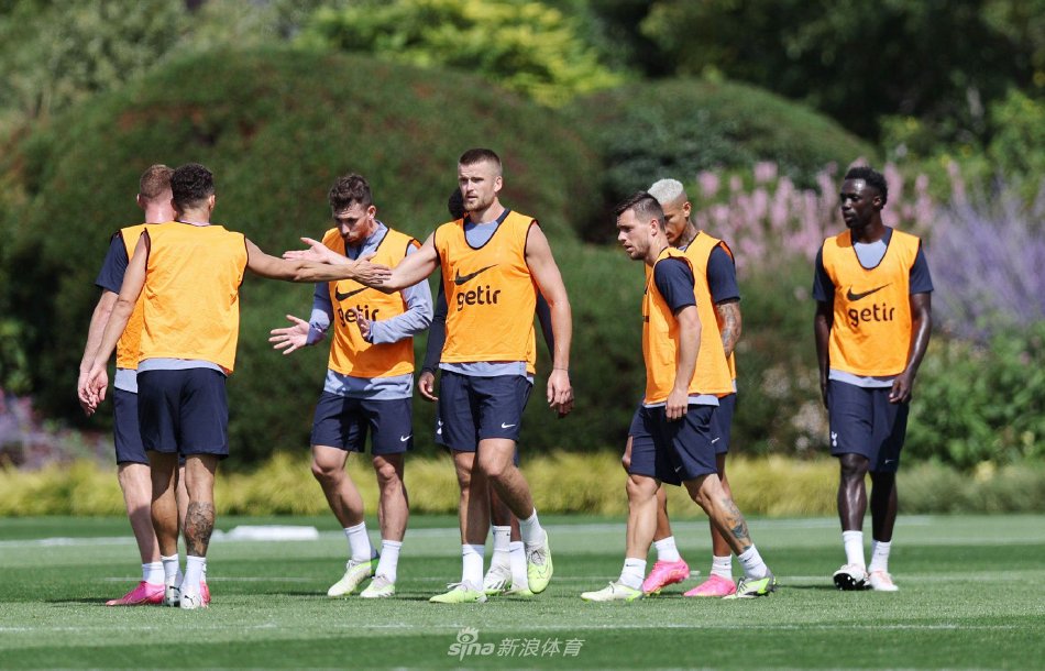 相辅相成的 相辅相成的